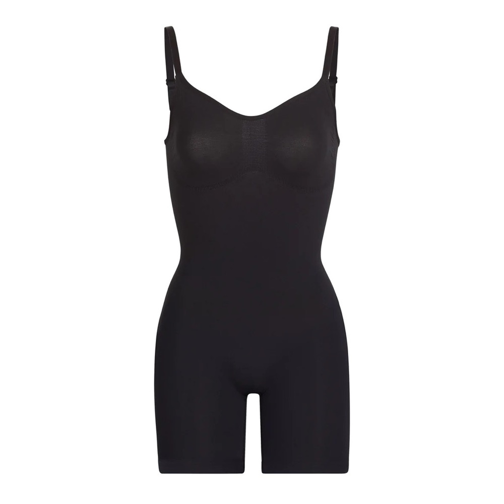 NWT SKIMS SCULPTING BODYSUIT MID THIGH W. OPEN GUSSET size S/M